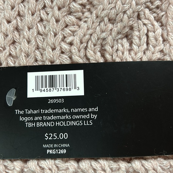 Beanie mitten set. - Picture 4 of 6